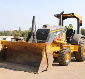2013_DEERE_210K_SKIP_LOADER_FOR_SALE
